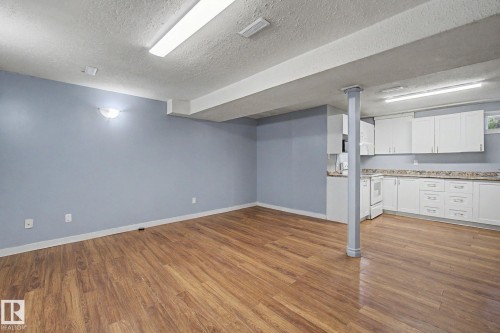 6237 13 Avenue Nw, Edmonton, AB 