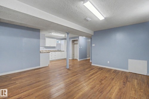 6237 13 Avenue Nw, Edmonton, AB 