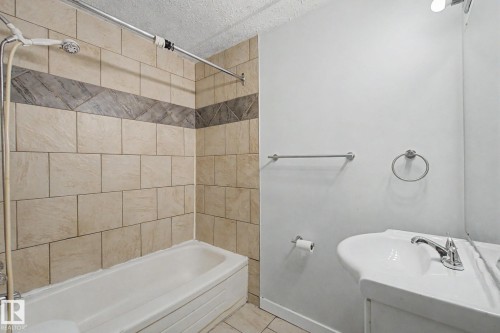 6237 13 Avenue Nw, Edmonton, AB 