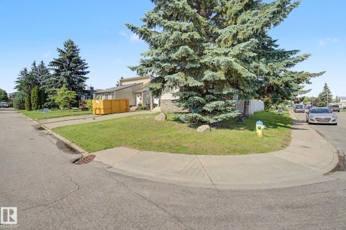 6237 13 Avenue Nw, Edmonton, AB 