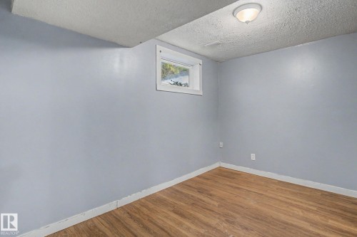 6237 13 Avenue Nw, Edmonton, AB 