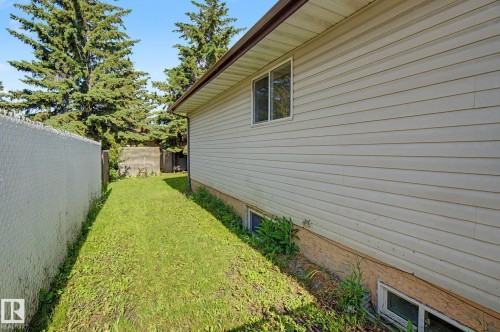 6237 13 Avenue Nw, Edmonton, AB 