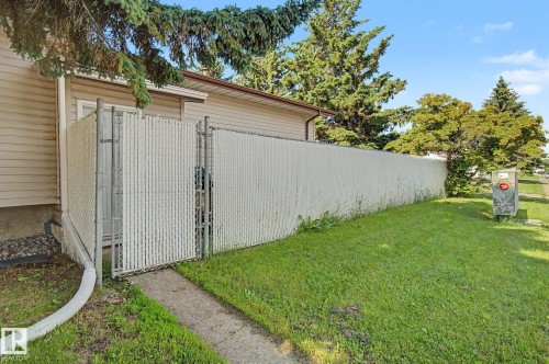 6237 13 Avenue Nw, Edmonton, AB 