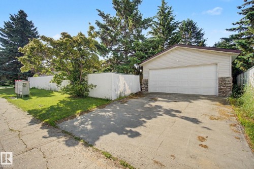 6237 13 Avenue Nw, Edmonton, AB 