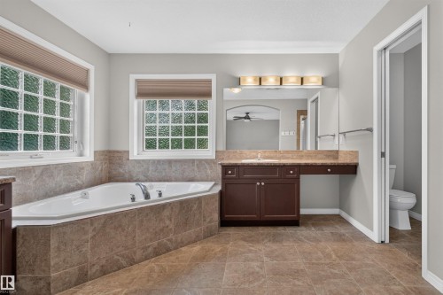 11910 93 Street Nw, Edmonton, AB 