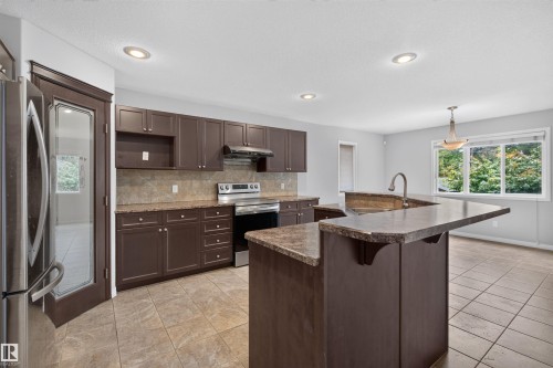 11910 93 Street Nw, Edmonton, AB 
