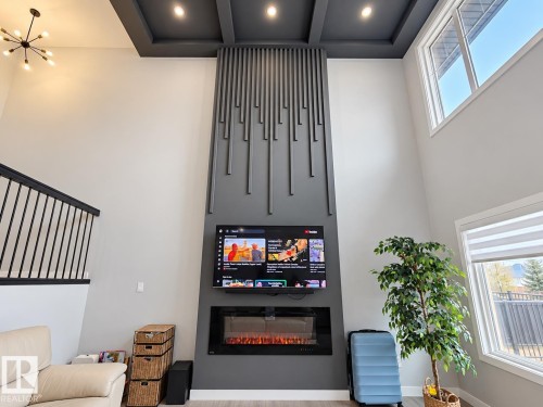 #Main floor 1565 ESAIW PL NW , Edmonton, AB T6M 0E5 2