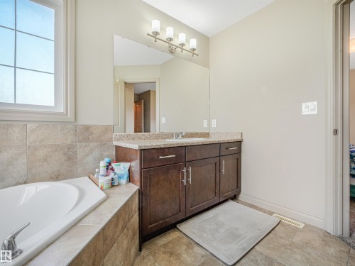 3897 Gallinger Loop Nw, Edmonton, AB 
