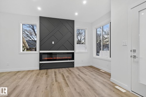 11927 90 Street Nw, Edmonton, AB 