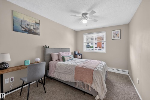 #102 14520 52 St Nw, Edmonton, AB - Indoor Photo Showing Bedroom