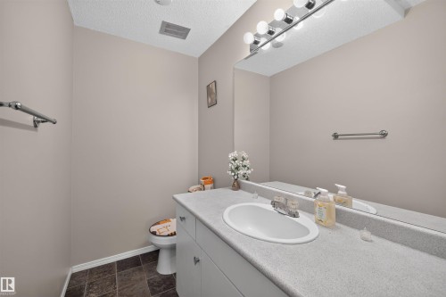 #102 14520 52 St Nw, Edmonton, AB - Indoor Photo Showing Bathroom