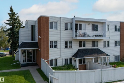 #102 14520 52 St Nw, Edmonton, AB - Outdoor