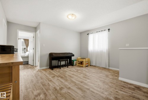 3805 Powell Wynd Sw, Edmonton, AB - Indoor