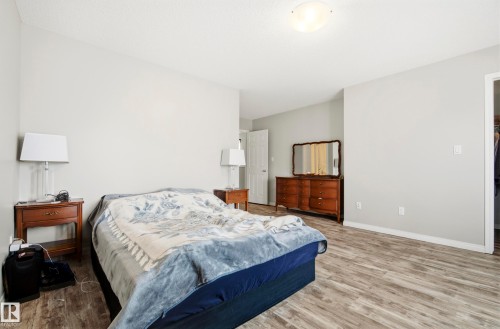 3805 Powell Wynd Sw, Edmonton, AB - Indoor Photo Showing Bedroom