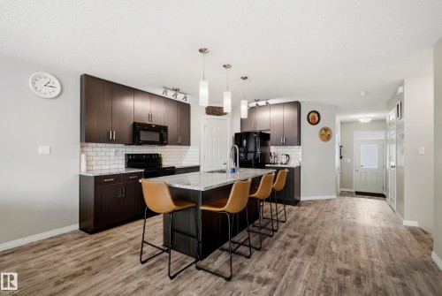 3805 Powell Wynd Sw, Edmonton, AB - Indoor Photo Showing Kitchen