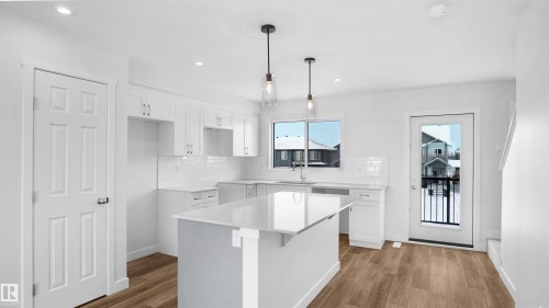 70 Elliott Wynd, Fort Saskatchewan, AB - Indoor Photo Showing Kitchen With Upgraded Kitchen