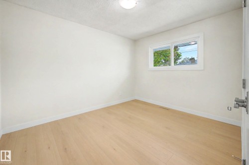 5707 90 Avenue Nw, Edmonton, AB 