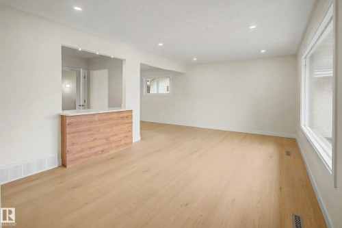 5707 90 Avenue Nw, Edmonton, AB 