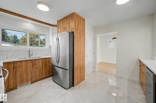 5707 90 Avenue Nw, Edmonton, AB 