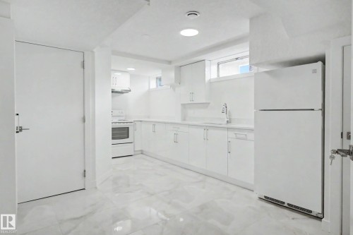 5707 90 Avenue Nw, Edmonton, AB 