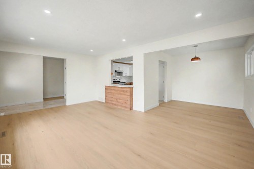 5707 90 Avenue Nw, Edmonton, AB 