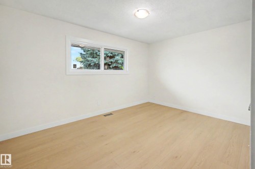 5707 90 Avenue Nw, Edmonton, AB 