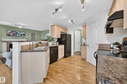 984 Rutherford Road Sw, Edmonton, AB 