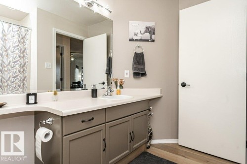 4 piece with bathtub - #211 10610 76 St Nw, Edmonton, AB 