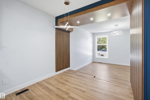 1720 49A Street Nw, Edmonton, AB 