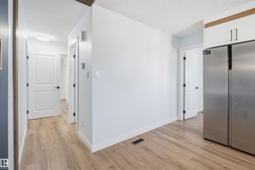 1720 49A Street Nw, Edmonton, AB 