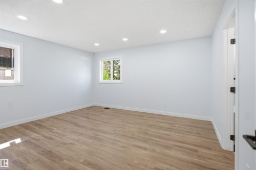 1720 49A Street Nw, Edmonton, AB 