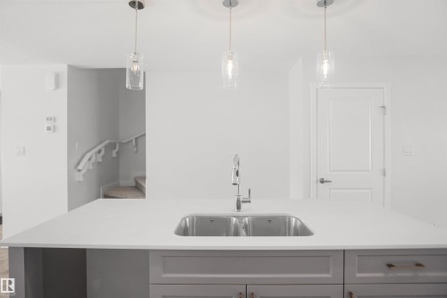 21354 128A Avenue Nw, Edmonton, AB - Indoor Photo Showing Kitchen