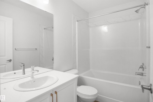 21354 128A Avenue Nw, Edmonton, AB - Indoor Photo Showing Bathroom