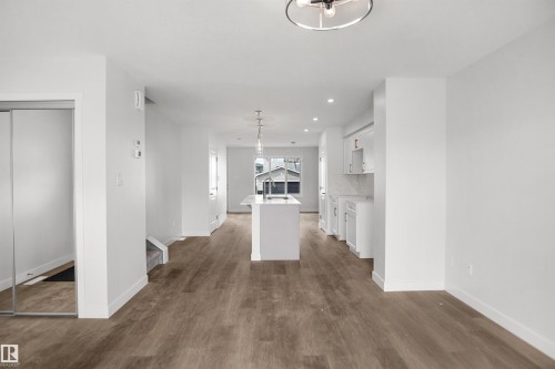21354 128A Avenue Nw, Edmonton, AB - Indoor Photo Showing Kitchen