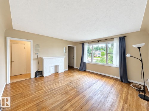12113 127 Street Nw, Edmonton, AB 