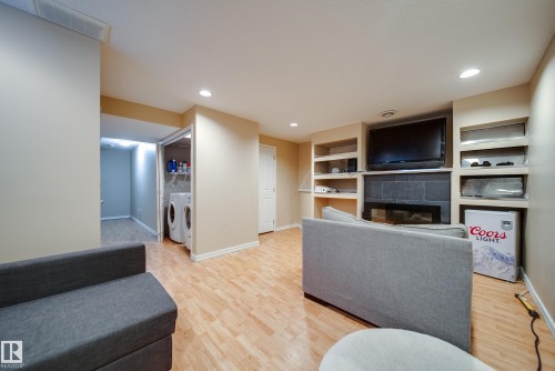 12218 16 Avenue Sw, Edmonton, AB 