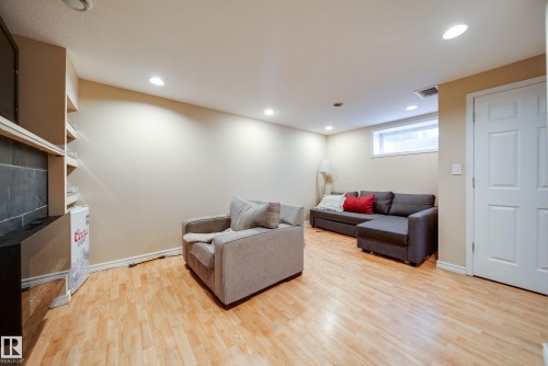 12218 16 Avenue Sw, Edmonton, AB 