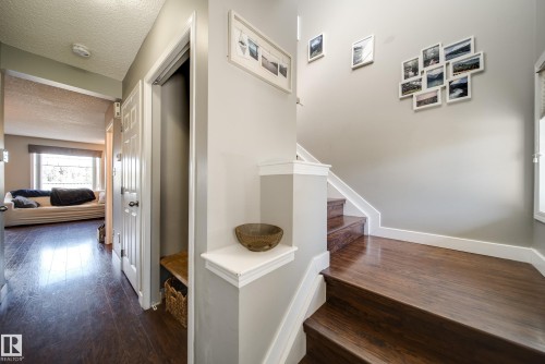 12218 16 Avenue Sw, Edmonton, AB 