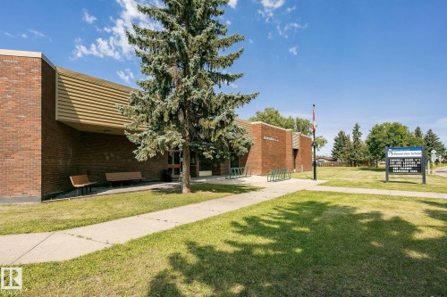155 Woodborough Way Nw, Edmonton, AB 
