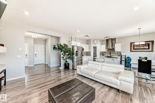 16320 12 Avenue Sw, Edmonton, AB 