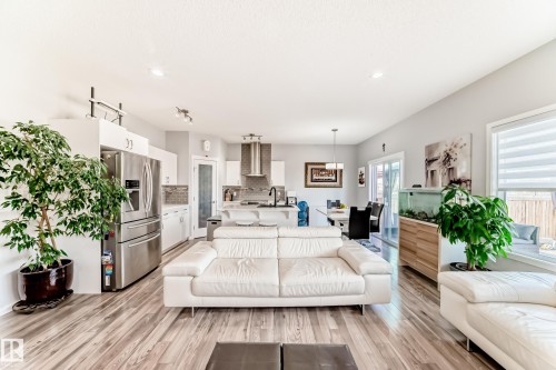 16320 12 Avenue Sw, Edmonton, AB 