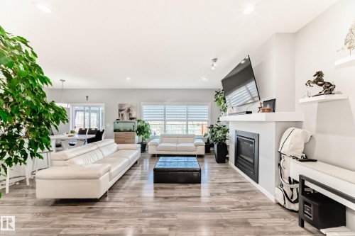 16320 12 Avenue Sw, Edmonton, AB 