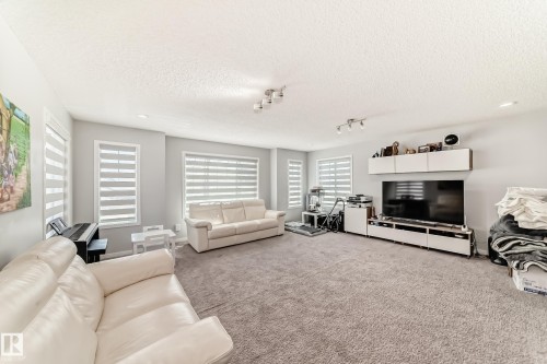 16320 12 Avenue Sw, Edmonton, AB 