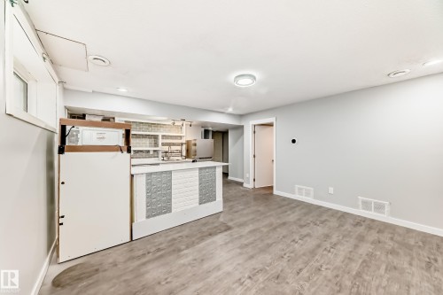16320 12 Avenue Sw, Edmonton, AB 