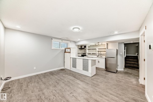 16320 12 Avenue Sw, Edmonton, AB 
