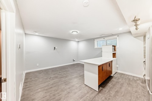 16320 12 Avenue Sw, Edmonton, AB 