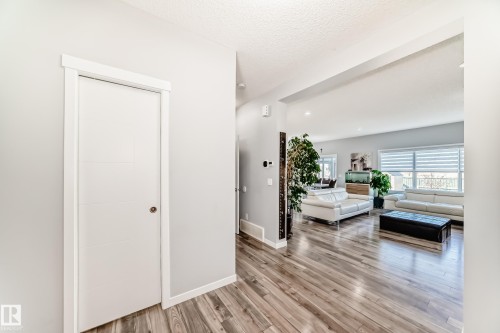 16320 12 Avenue Sw, Edmonton, AB 
