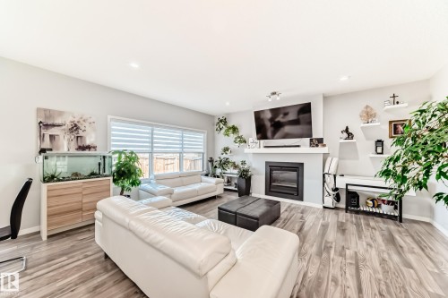 16320 12 Avenue Sw, Edmonton, AB 