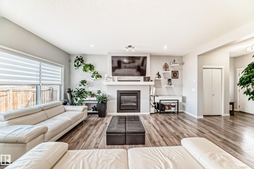 16320 12 Avenue Sw, Edmonton, AB 