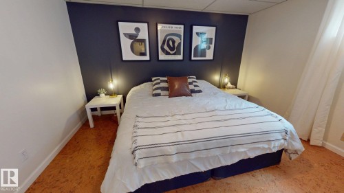 7727 77 Avenue Nw, Edmonton, AB - Indoor Photo Showing Bedroom